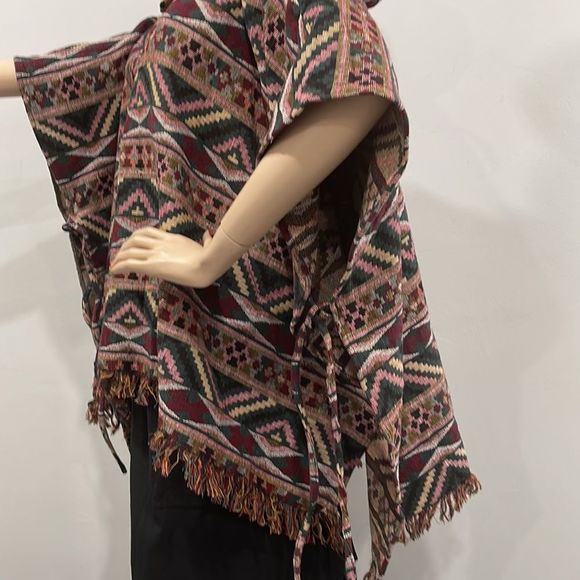 Vintage Boho Hooded Poncho - Picture 8 of 16